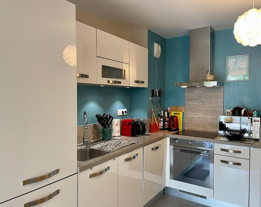 21 - Tres Agreable Rdc Avec Terrasse Et Parking Apartment Bandol Exterior photo